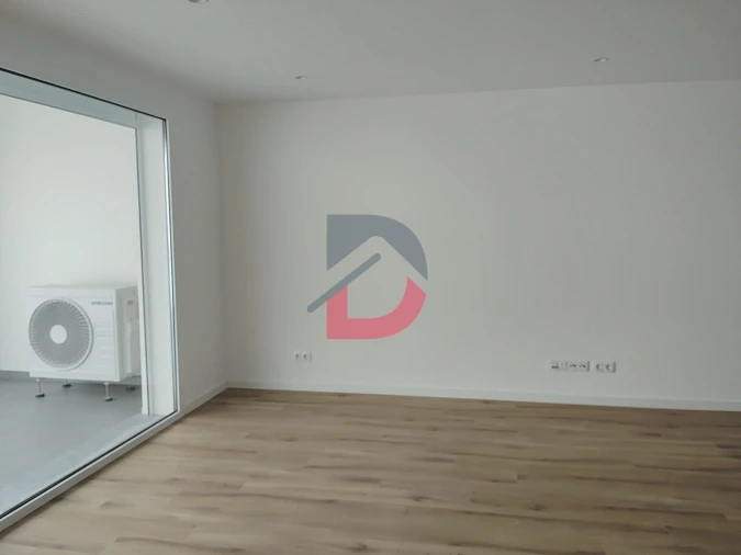 Apartamento T2 para Venda em Nazare Foto 3