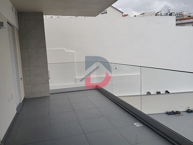Apartamento T2 para Venda em Nazare Foto 4