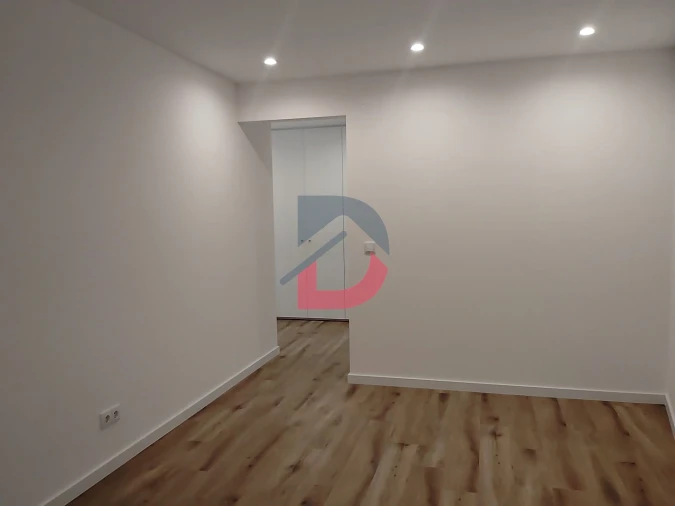 Apartamento T2 para Venda em Nazare Foto 10