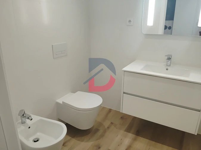 Apartamento T2 para Venda em Nazare Foto 12