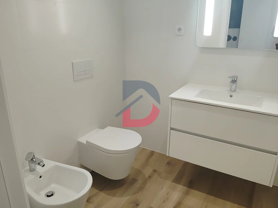 Apartamento T2 para Venda em Nazare Foto 12