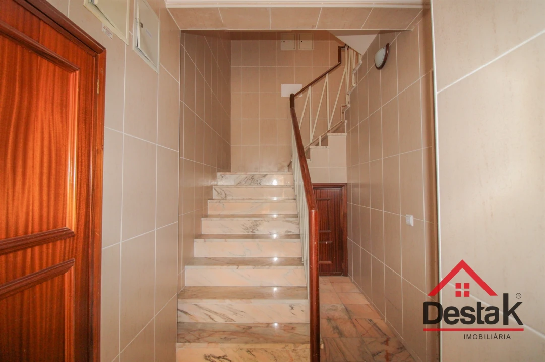 Apartamento T1 para Venda em Glória e Vera Cruz Foto 21