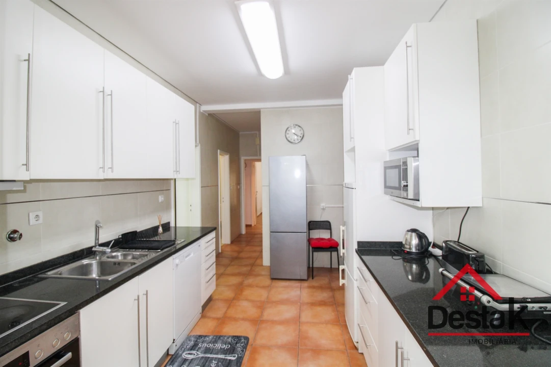 Apartamento T5 para Venda em Viseu Foto 5