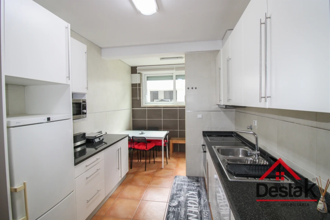 Apartamento T5 para Venda em Viseu Foto 6