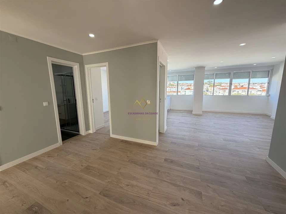 Apartamento T4 para Venda em Águas Livres Foto 4