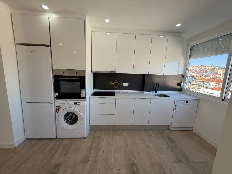 Apartamento T4 para Venda em Águas Livres Foto 35