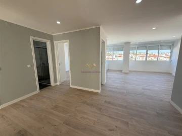 Apartamento T4 para Venda em Águas Livres