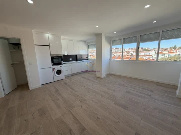 Apartamento T4 para Venda em Águas Livres