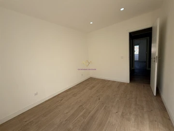 Apartamento T4 para Venda em Águas Livres
