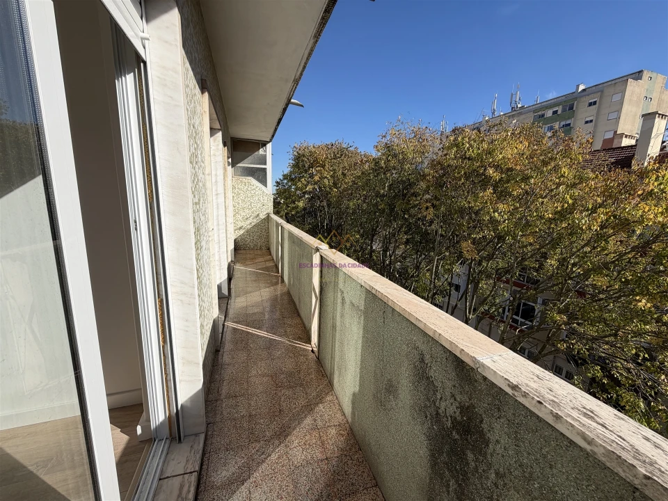 Apartamento T4 para Venda em Águas Livres Foto 22