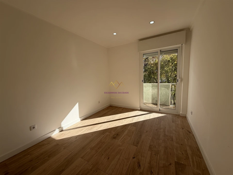 Apartamento T4 para Venda em Águas Livres Foto 30