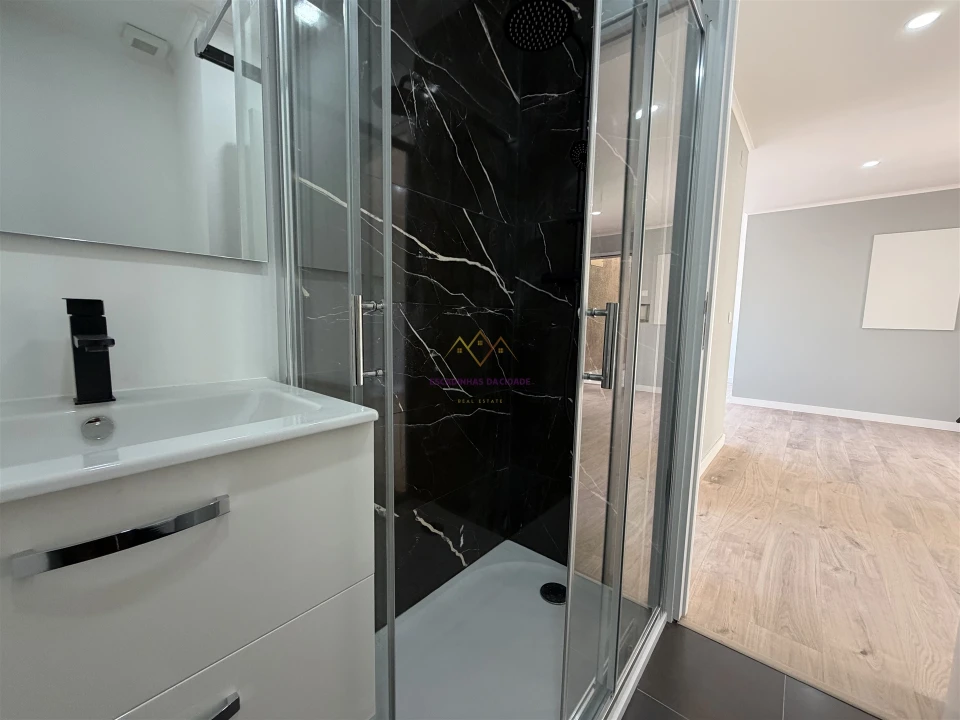 Apartamento T4 para Venda em Águas Livres Foto 13