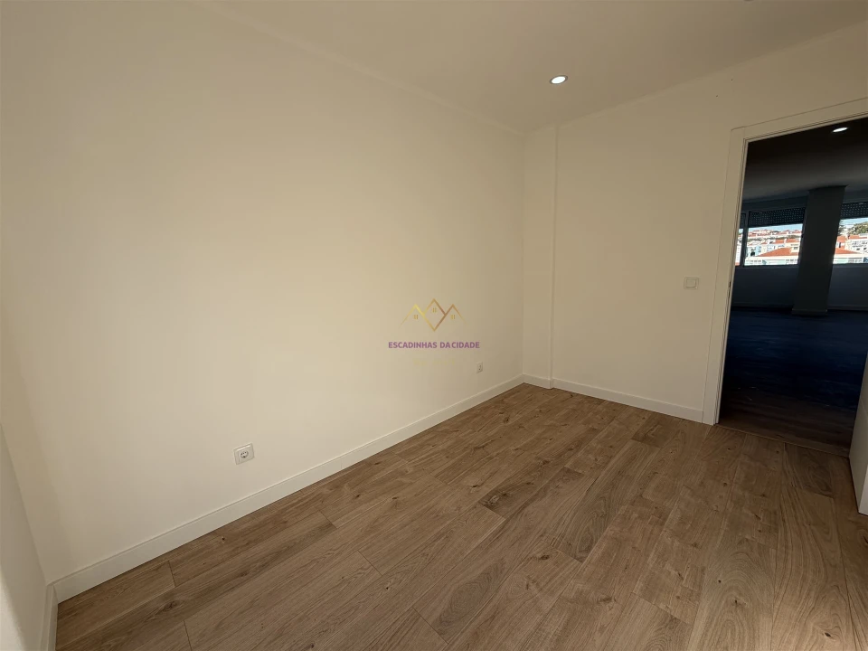 Apartamento T4 para Venda em Águas Livres Foto 25