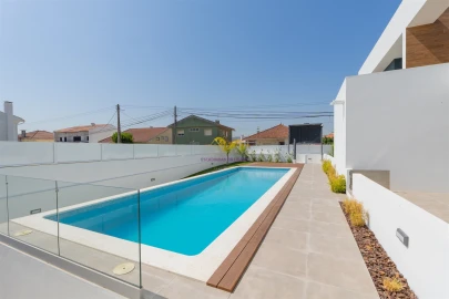 Moradia T4 para Venda em Loures