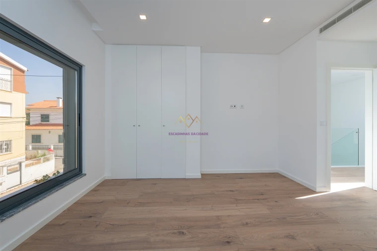 Moradia T4 para Venda em Loures Foto 18