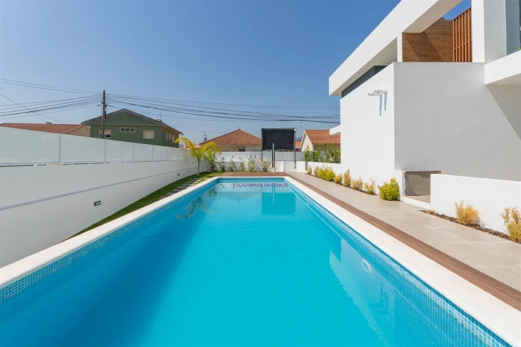 Moradia T4 para Venda em Loures Foto 56