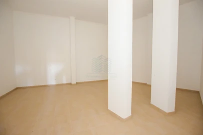 Loja para Arrendamento em Torres Novas (São Pedro), Lapas e Ribeira Branca