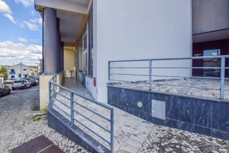 Loja para Arrendamento em Torres Novas (São Pedro), Lapas e Ribeira Branca Foto 10