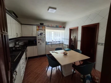Apartamento T3 para Venda em Lobrigos (São Miguel e São João Baptista) e Sanhoane