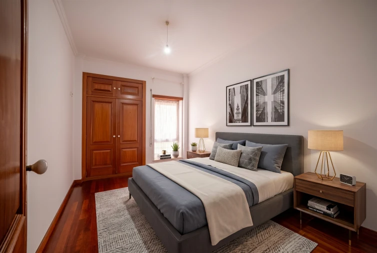 Apartamento T3 para Arrendamento em Santo Antonio dos Olivais Foto 28