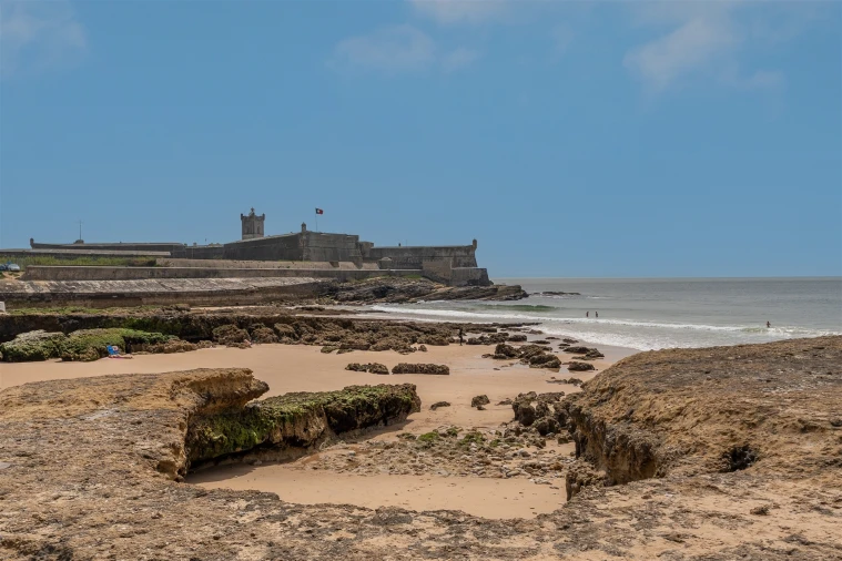 Apartamento T2 para Venda em Carcavelos e Parede Foto 28
