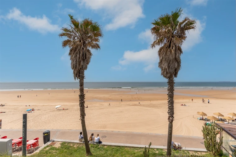 Apartamento T2 para Venda em Carcavelos e Parede Foto 2