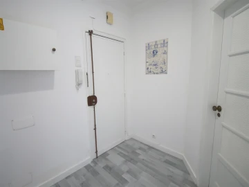 Apartamento T1 para Arrendamento em Alvalade