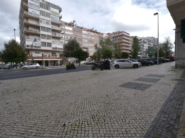 Apartamento T1 para Arrendamento em Alvalade