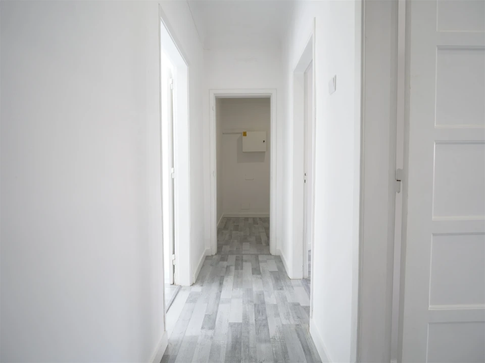 Apartamento T1 para Arrendamento em Alvalade Foto 14