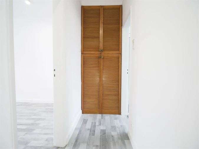 Apartamento T1 para Arrendamento em Alvalade Foto 6