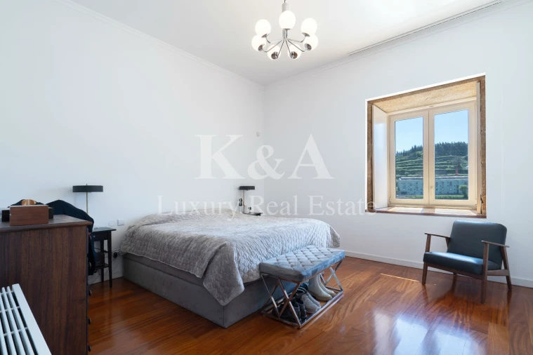 Apartamento T5 para Venda em Lordelo do Ouro e Massarelos Foto 9