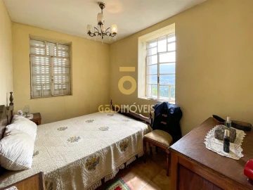Moradia T2 para Venda em Sobrado e Bairros