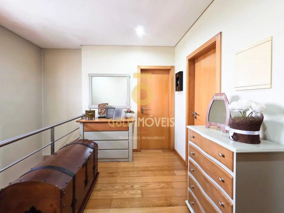Moradia T4 para Venda em O. Azeméis, Riba-Ul, Ul, Macinhata Seixa, Madail Foto 21