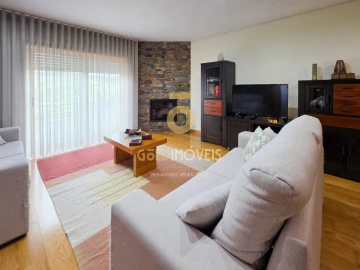 Moradia T4 para Venda em O. Azeméis, Riba-Ul, Ul, Macinhata Seixa, Madail