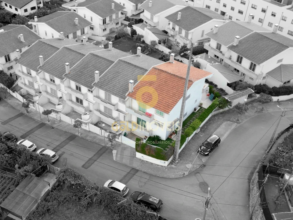 Moradia T4 para Venda em O. Azeméis, Riba-Ul, Ul, Macinhata Seixa, Madail Foto 4