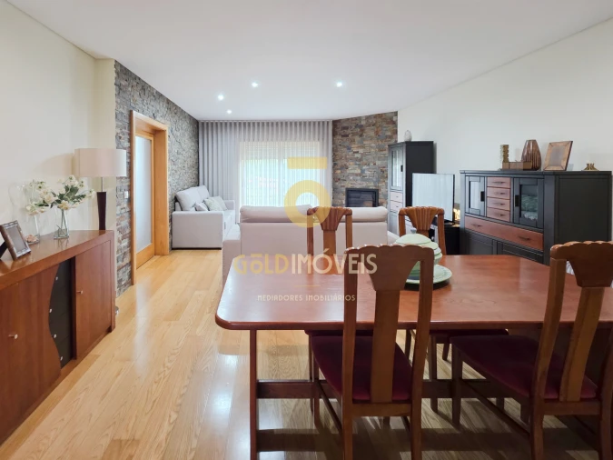 Moradia T4 para Venda em O. Azeméis, Riba-Ul, Ul, Macinhata Seixa, Madail Foto 9