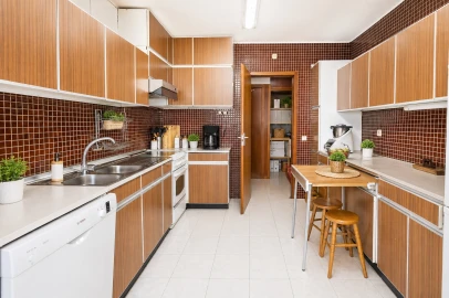 Apartamento T5 para Venda em Ramalde