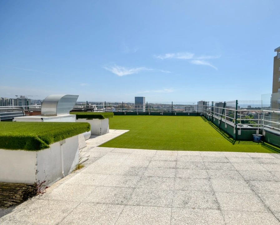 Apartamento T5 para Venda em Ramalde Foto 1