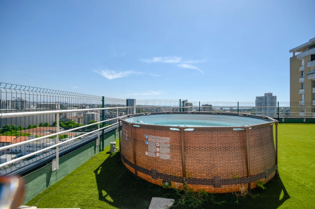 Apartamento T5 para Venda em Ramalde Foto 3