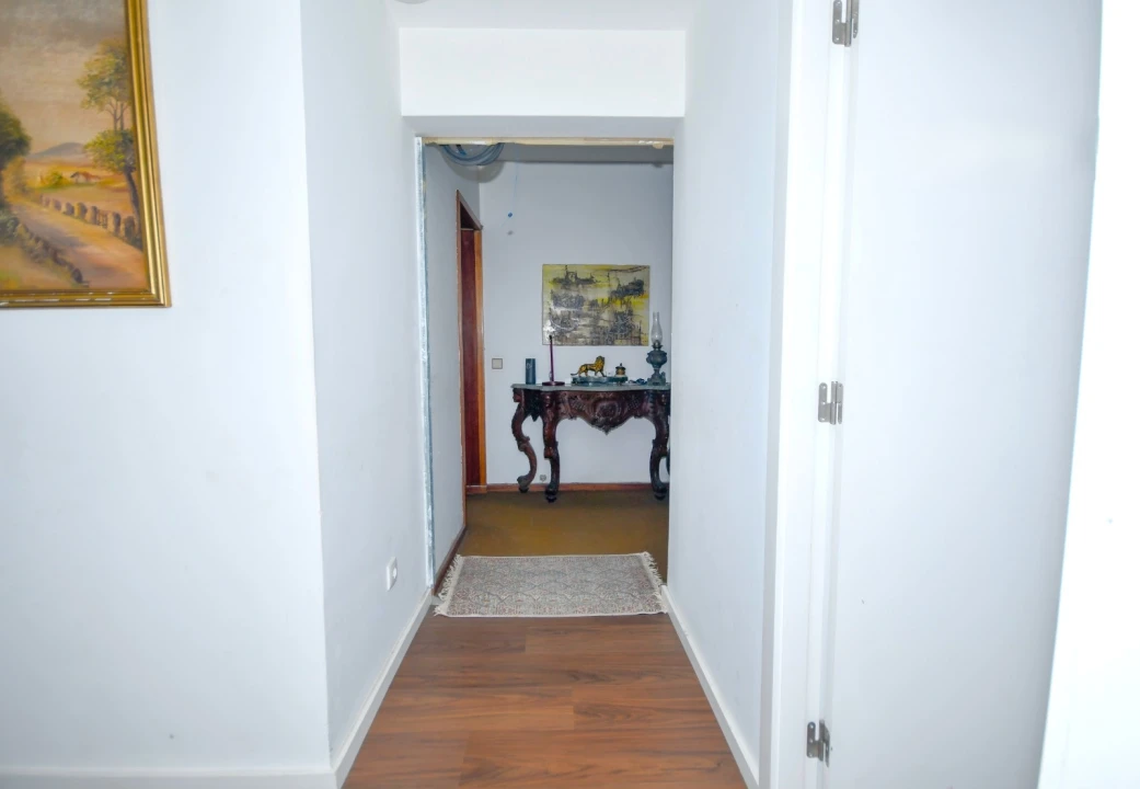 Apartamento T5 para Venda em Ramalde Foto 10