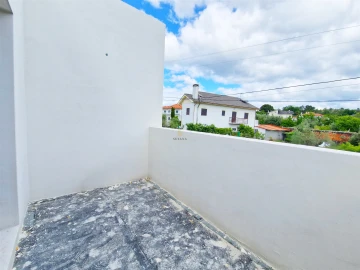 Moradia T3 para Venda em Barreiros e Cepões