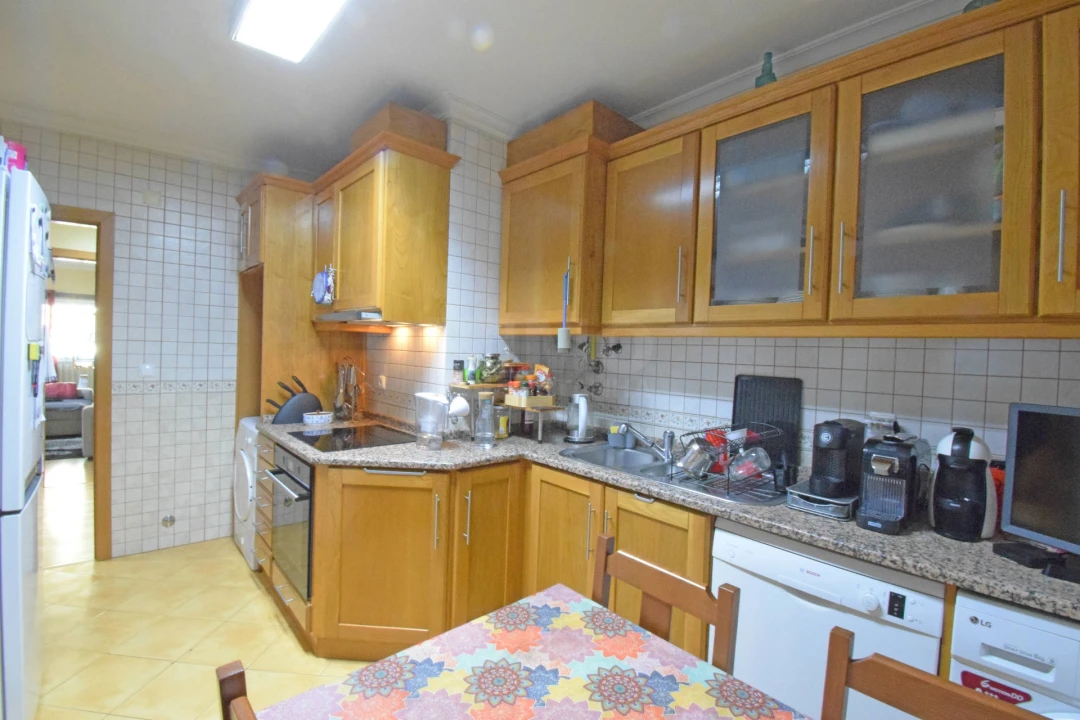 Apartamento T3 para Venda em Covilhã e Canhoso Foto 8