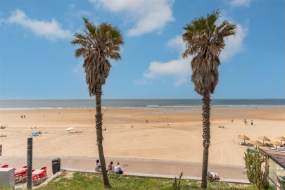 Apartamento T2 para Venda em Carcavelos e Parede