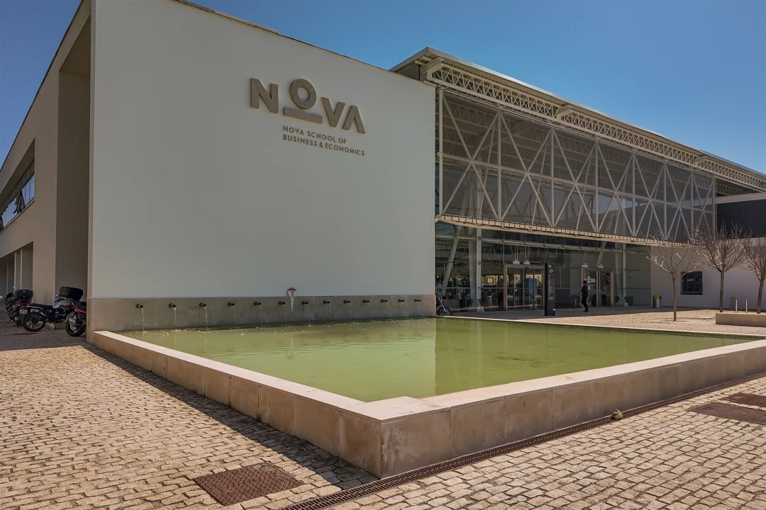 Apartamento T2 para Venda em Carcavelos e Parede Foto 4