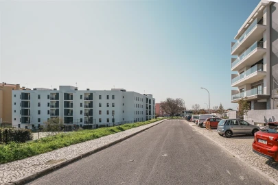 Apartamento T2 para Venda em Carcavelos e Parede