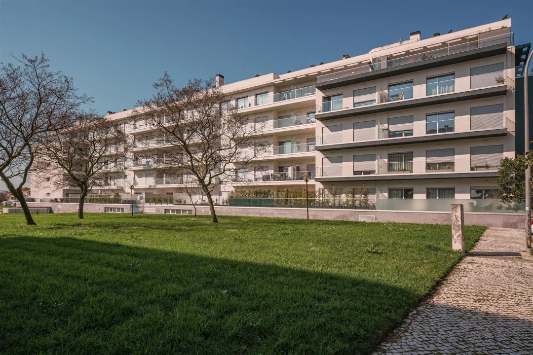 Apartamento T2 para Venda em Carcavelos e Parede Foto 19