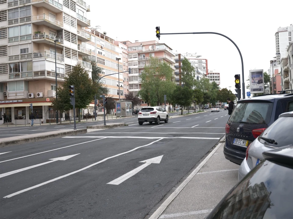 Apartamento T1 para Arrendamento em Alvalade Foto 21
