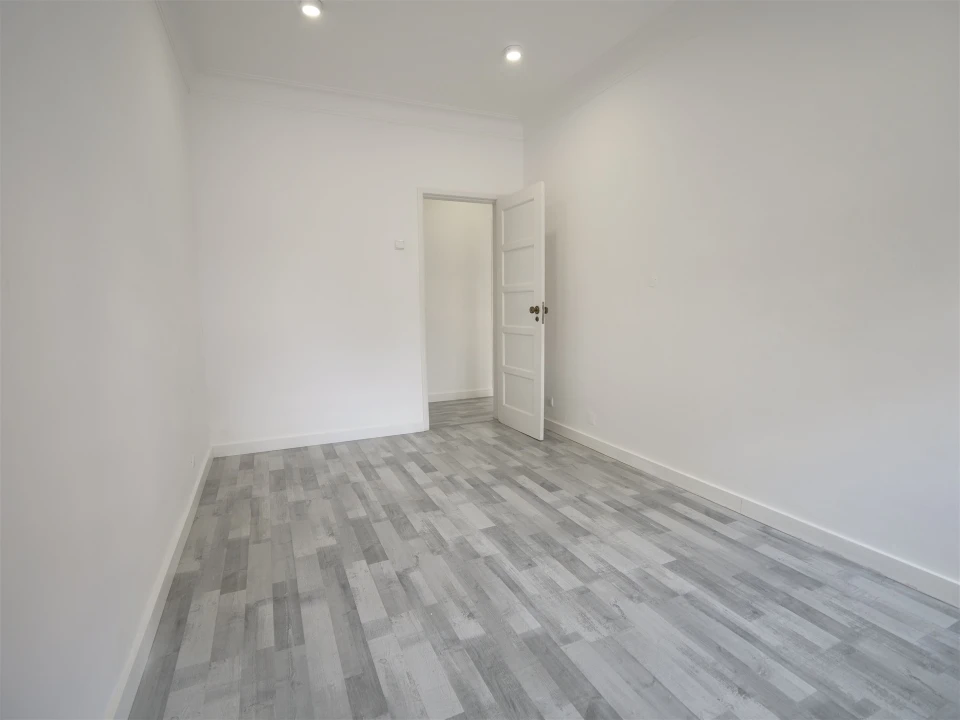 Apartamento T1 para Arrendamento em Alvalade Foto 15