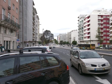Apartamento T1 para Arrendamento em Alvalade