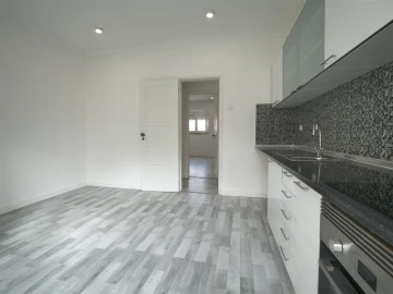 Apartamento T1 para Arrendamento em Alvalade